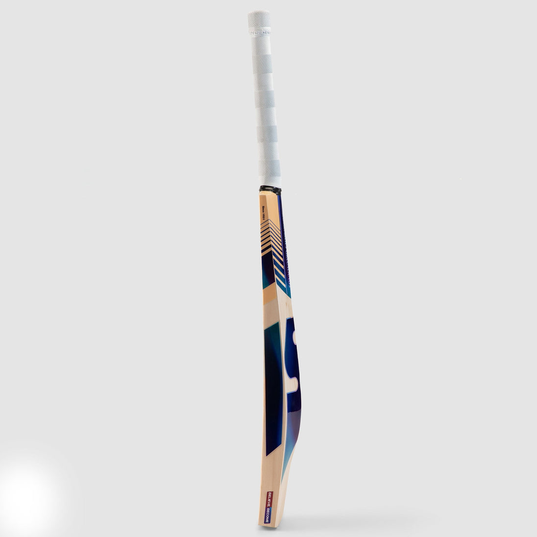 SG Skipper Xtreme English Willow Cricket Bat, edge view