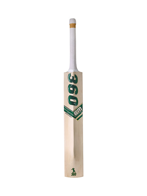 EM 360 Bull Ring Kashmir Willow Cricket Bat, handle close-up