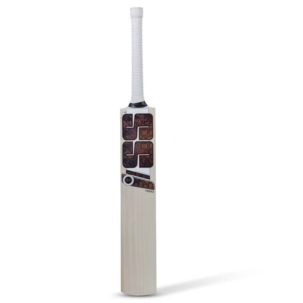 SS Master 1500 English Willow Cricket Bat, front face